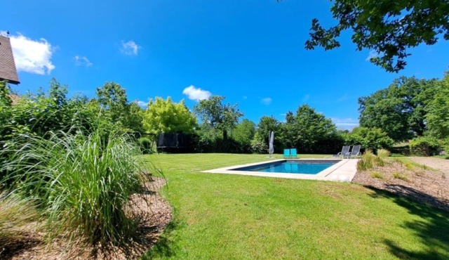 Domaine la tuilerie, heated pool, pets welcome, spacious grounds