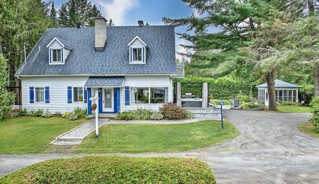 Domaine Ormes| Hot Tub | Lake | Pool Table | Kayak
