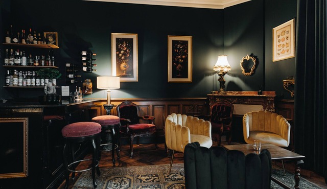 Domaine Pour 25 Personnes Avec Grande Salle, Parc Arboré, Piscine, spa et Padel