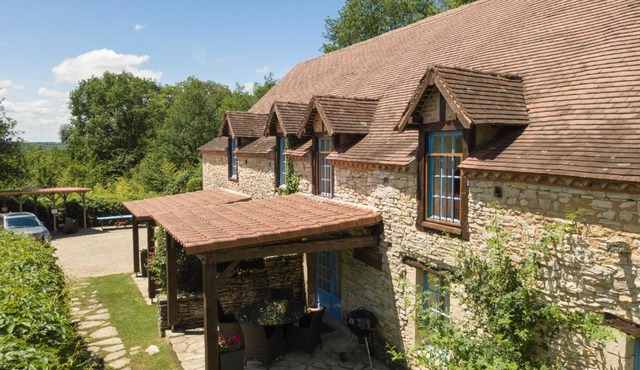 Domaine Pagel Gîte nature piscine chauffée vaste jardin avec activités enfants