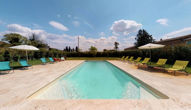 Domaine Paul Huc, the Stable, upscale apartment with pool