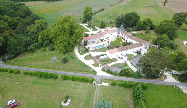 Domaine privatisé LA FROMIGERE - 36 rooms and 84 beds - Swimming pool