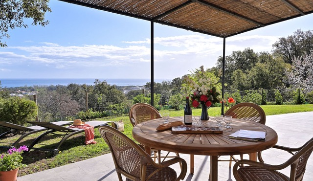 Domaine Punta della Guardia Panorama of maquis and sea, beaches and shops 1.5 Km away
