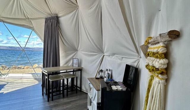 Dome 2 · Luxury Lakeside Dome With Hot Tub