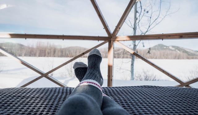 Dôme 5: Waterfront-HotTub-AC-BBQ-Kitchen-Bathroom