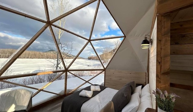 Dome 6 Exquisite Waterfront Retreat, Just Minutes from Sugarloaf Provincial Park