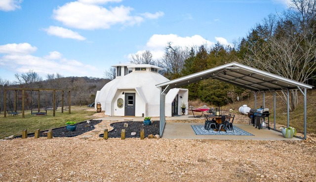 Dome House on Bear Creek - Hot Tub - 20 acres of Bear Creek Frontage - Secluded
