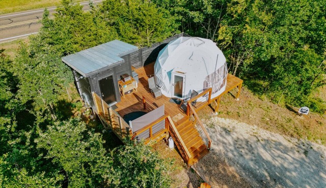 Dome under the stars pool/hottub