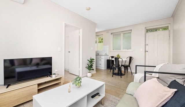 Domi Rentals - The Carlisle Apartments