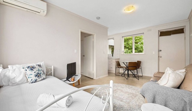 Domi Rentals - The Carlisle Apartments