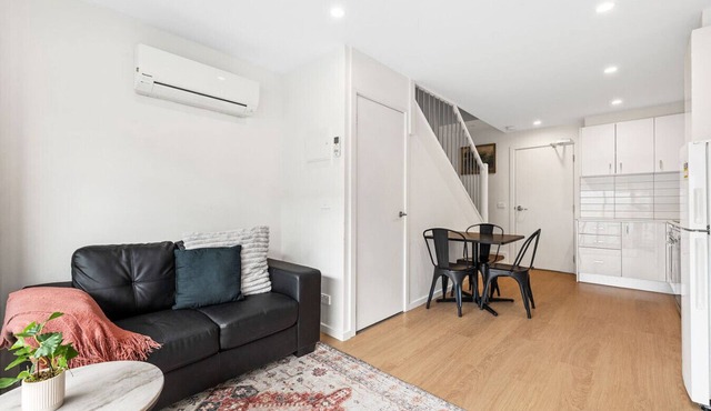 Domi Rentals - The Carlisle Apartments