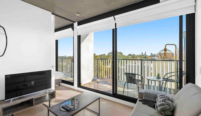 Domi Rentals - The Skywalker