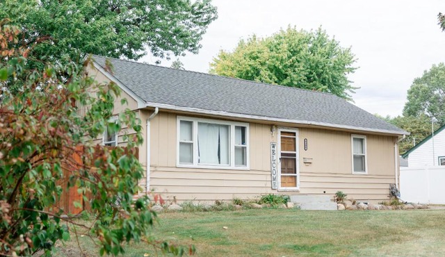 Dominks pad with view of Mall of America