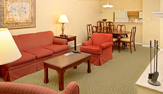 Don't miss this! Fabulous Powhatan 2BDR/2BA. Great amenities. Near Busch Gardens