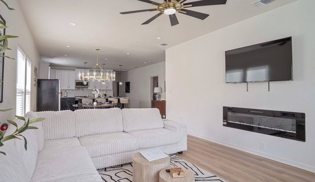 Don't Miss Where the Fun Is 4BR/3BA Home Near DT!
