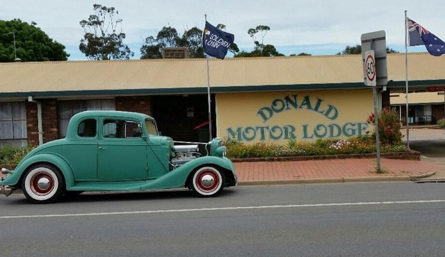Donald Motor Lodge