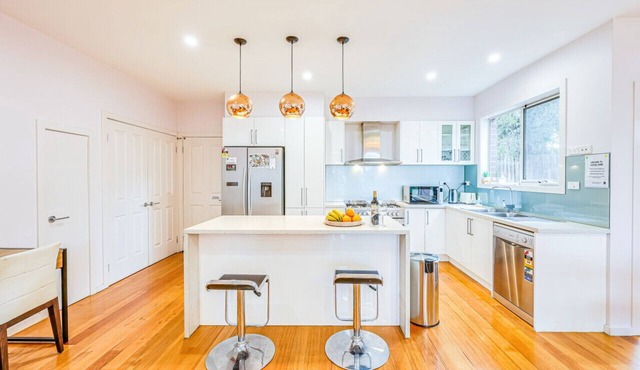 Doncaster Bright Modern Retreat Townhouse U1