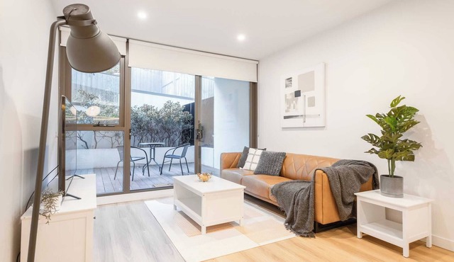 Doncaster Lux 3b2b apt Balcony+Parking