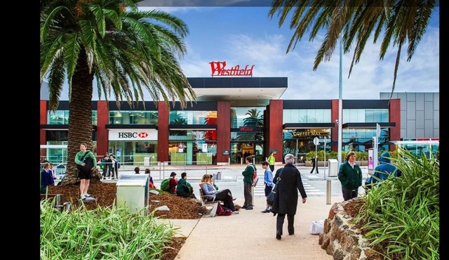 Doncaster Westfield Shopping Mall Holiday House