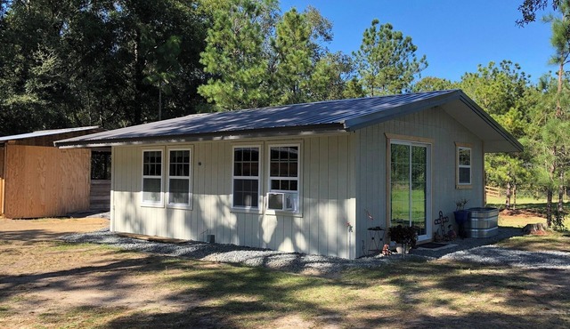 Donkey Song Cottage located in peaceful Keystone Heights on a private house farm