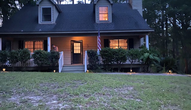 Donna’s Charm: 3 bedroom/king suite/pools/golf