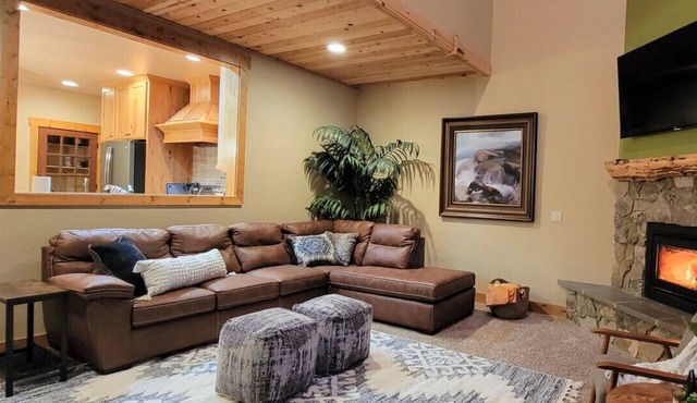 Donnelly Cabin | Hot Tub, Fire Pit, Near Lake Fun