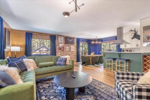 Donner Lake Outpost home