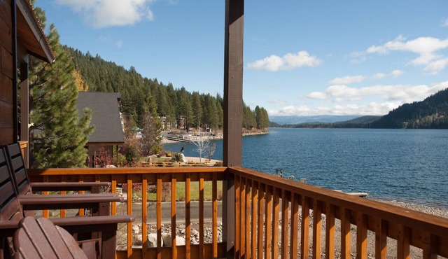 Donner Vista - Gorgeous Lakefront Condo with Breathtaking Panoramic Views, Private Deck