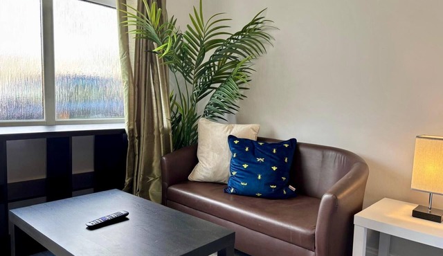 Donnington Apartments - Studio 1