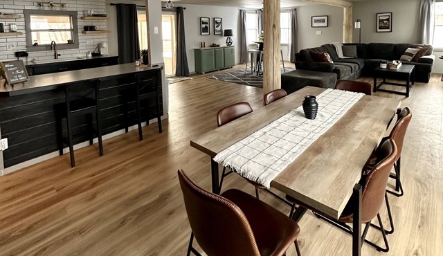 Don’t carry your luggage upstairs. Trailer parking available. Close to hot pool.