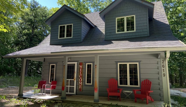 Door County-Cozy Cabin nestled in The Woods, and Close to all DC has to offer!