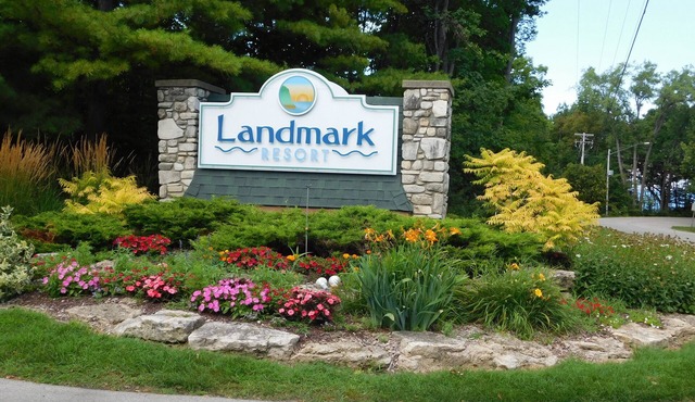DOOR COUNTY GETAWAY @ LANDMARK RESORT - Cozy 1 BR. Wood-view EGG HARBOR