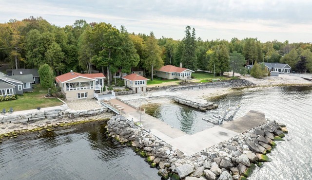 Door County Group Retreat – Waterfront + Sauna