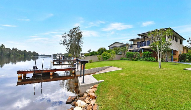 Dora Creek absolute waterfront