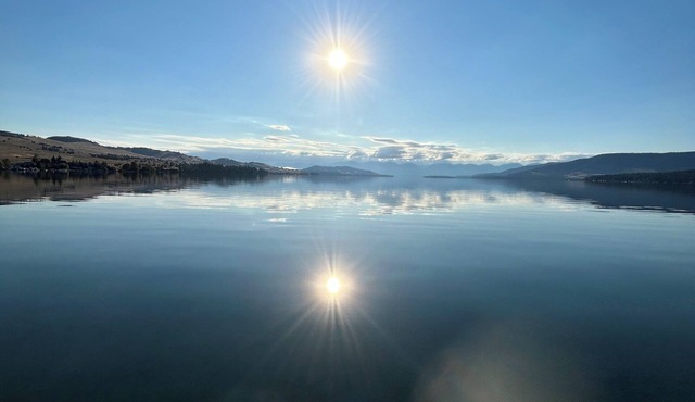 Dora’s Cabin at Grans – Flathead Lakefront, Dock, Kayaks, Pet Friendly