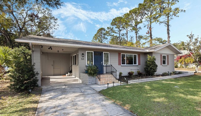 Doras Dream, 4 Bedrooms, Sleeps 12, Downtown