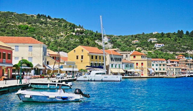 Doras House: Gaios Waterfront Apartment