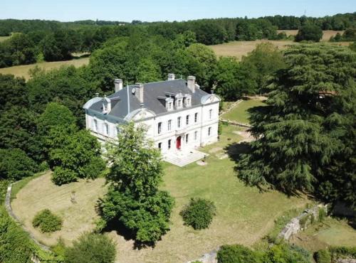 Dordogne Chateau with Pool & Garden Sleeps 14 villa