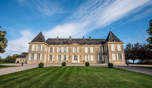 Dordogne, exceptional chateau with view and swimming pool