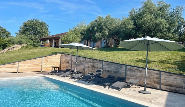 Dordogne Holiday home in the heart of nature, swimming pool and magnificent view, sleeps 12