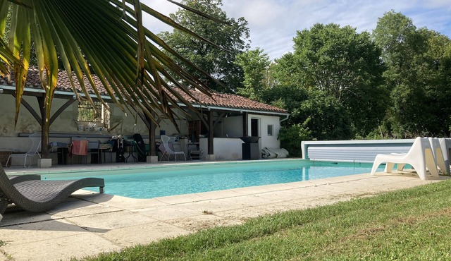 Dordogne, Maison Avec Grande Piscine, 5 Chambres, 11 Couchages + 2 Lits Bébé