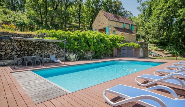 Dordogne Poolside Escape