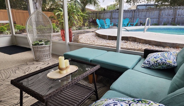 Dori's Oasis: 3-bedroom house in Cocoa with WiFi, AC & Pool