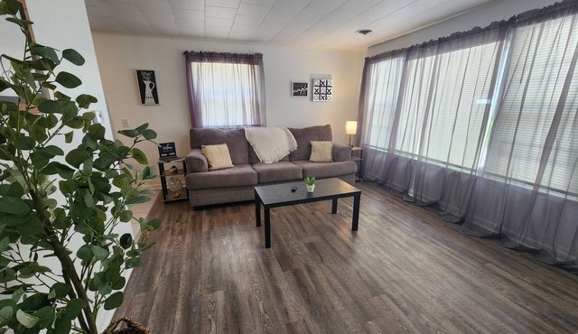 Dorothy - Apartment suite in Hamilton, MO!