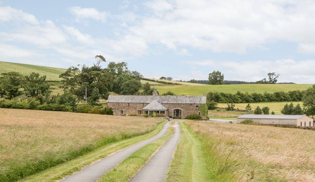 DOROTHY BARN, family friendly, with open fire in Crosby Ravensworth