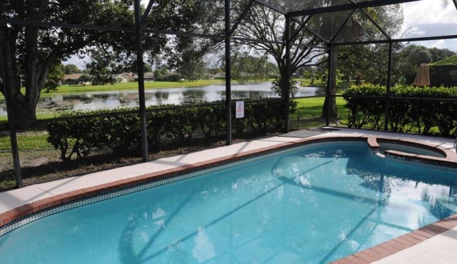 Dorrington · Lake Home With Swimming Pool. Super Clean