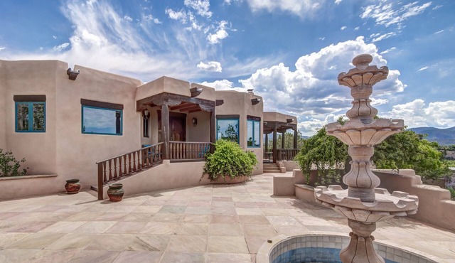 Dorthia Garden Retreat & Views | Stunning 360 View
