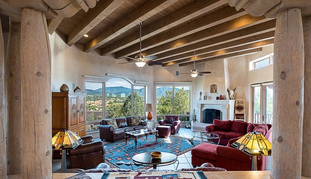 Dorthia Garden Retreat & Views by Kokopelli Property Management