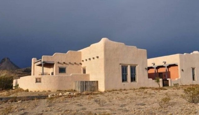 Dos Corazones: Exquisite Southwestern Adobe Home