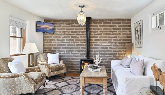 Dos Hermanas Casita 2 | Walk to Plaza | Courtyard